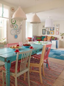 Such a colourful beach cottage kitchen