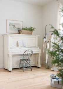 Paint your piano with Miss Mustard Seed's Milk Paint, check out 10 other gorgeous MMS Milk Painted pieces