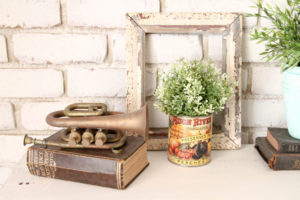 Another beautiful piece painted with Miss Mustard Seed's Milk Paint, check out 10 other gorgeous MMS Milk Painted pieces